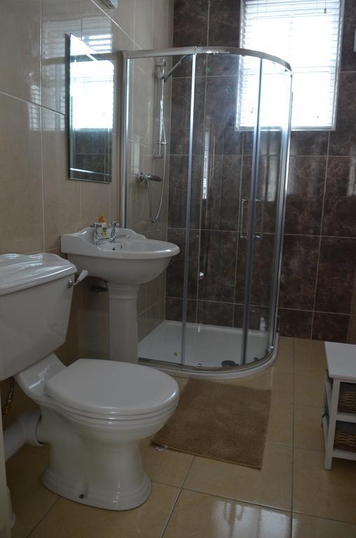 Cootehill Blessings Studio Apartments מראה חיצוני תמונה