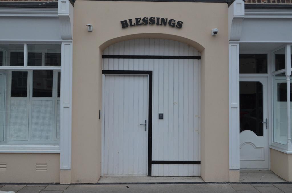 Cootehill Blessings Studio Apartments מראה חיצוני תמונה